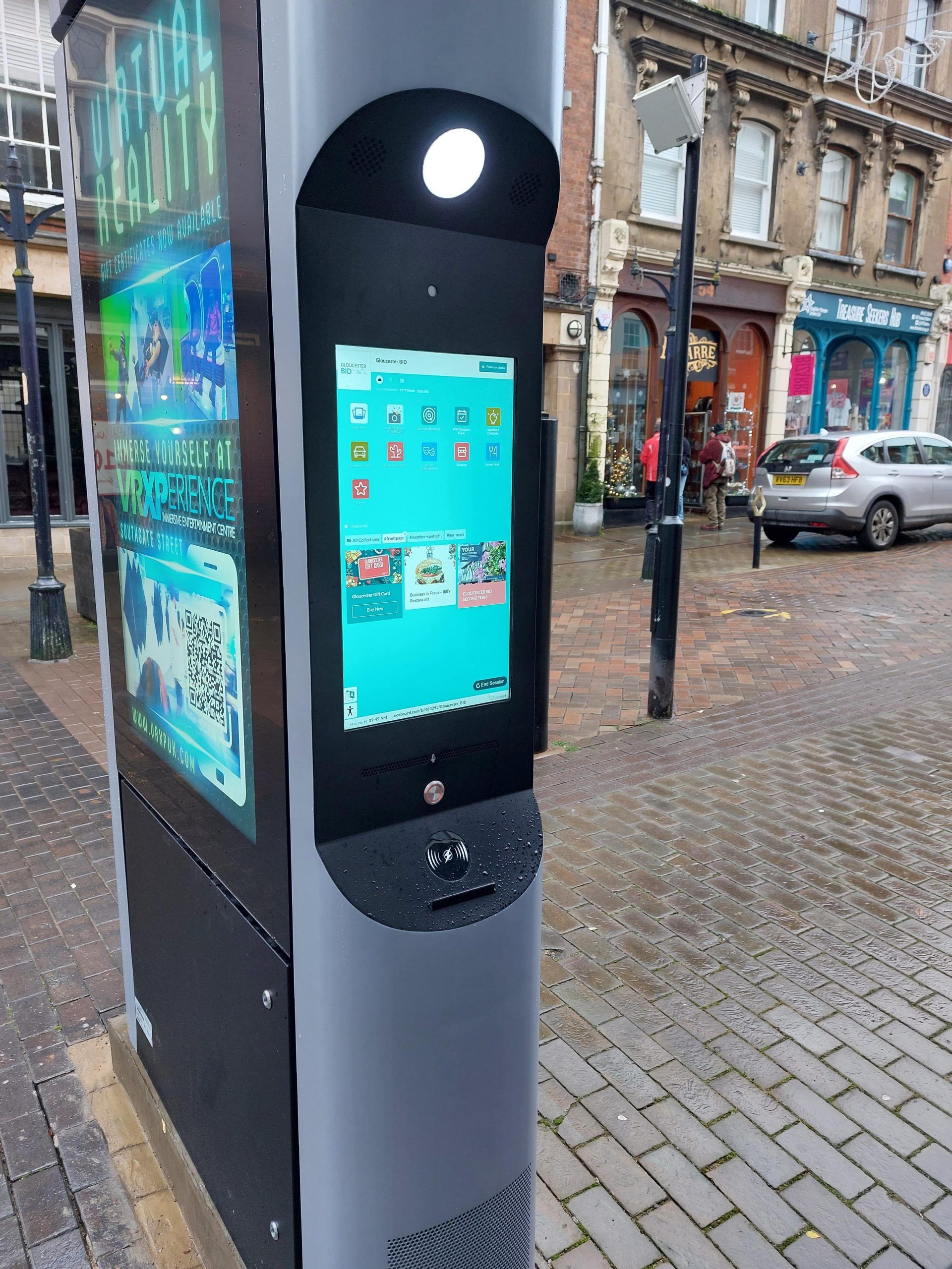 smart city kiosk with side screen